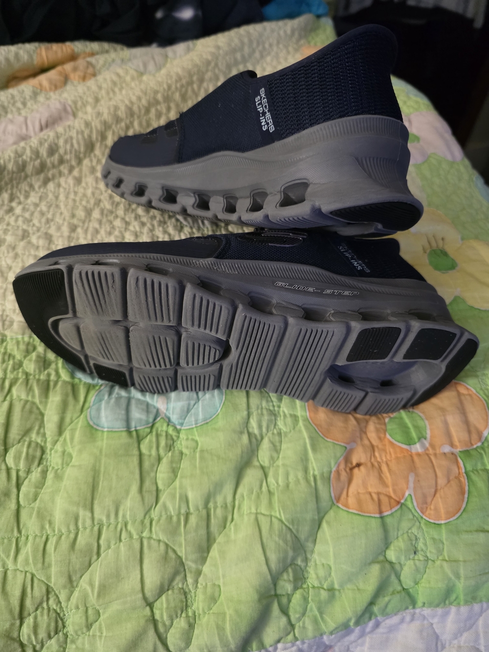 Skechers Men’s Navy Slip-On Athletic Sneakers with Gray Sole. Mens 7/ Women 9